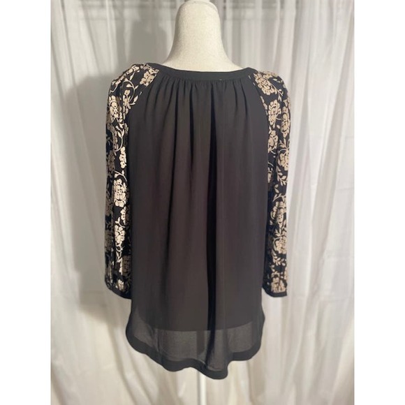 Loft‎ Size Medium Blouse Long-Sleeve Blouse Black Cream Floral - Picture 2 of 4
